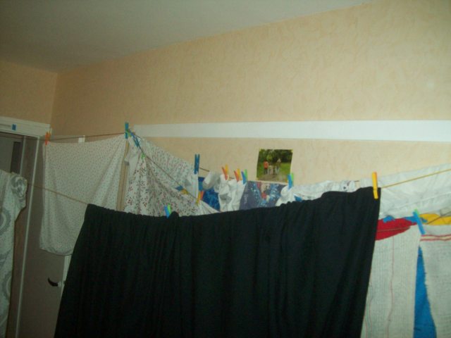 Apt in France laundry